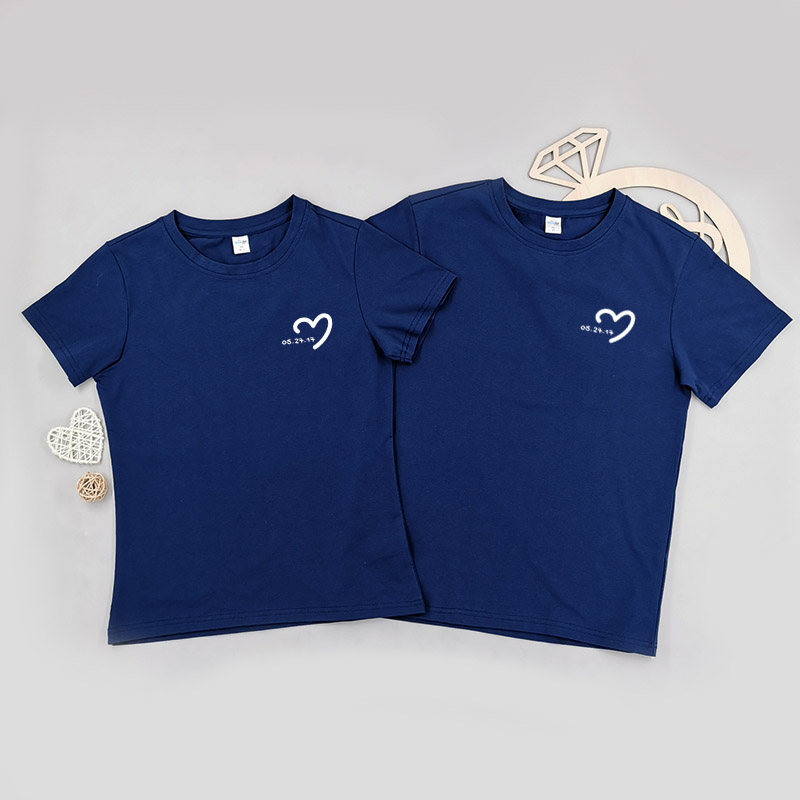 心形愛侶胸口 - 情侶/男裝/女裝圓領T-Shirt